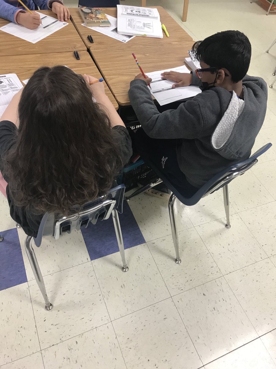 Look at these amazing 3rd grade students being ‘critical readers’ and responding to the text! #GrowingReaders ⁦<a href="/SusanRodgersS4/">Susan Rodgers</a>⁩ ⁦@jttopp⁩ ⁦<a href="/AGHoulihan/">Andrew G. Houlihan</a>⁩ ⁦<a href="/UCPSNC/">Union County Public Schools</a>⁩ #TeamMarvinES #TeamUCPS