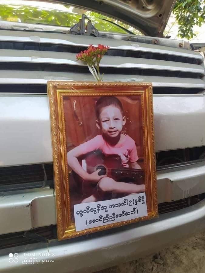 OMK251977's tweet photo. 2boys (6 &amp; 9 yrs old)were killed in Mon state on Tuesday when Junta opened fire on a civilian vehicle. The incident was captured on video from inside the military transport. https://t.co/OKigD4kEuZ #US_SanctionMOGE  #2022Mar31Coup #WhatsHappeningInMyanmar https://t.co/jO7xCso0w5
