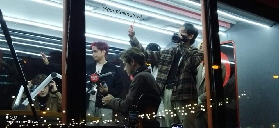 gouptellmetowin's tweet image. [PHOTO] 20220331
PRESS HIT PLAY on WISH BUS!! 💛

#PHPonWishBus @wish1075 
@PressHitPlay #Press_Hit_Play #PHP