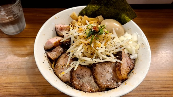 久々の飯テロ‼️
ここのチャーシューくそ旨い 