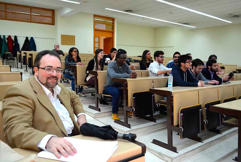 PiaJuan5's tweet photo. Que buenas están las chavalas en la universidad. Joder, viva la promiscuidad carajo. https://t.co/CVqn8BCRFo