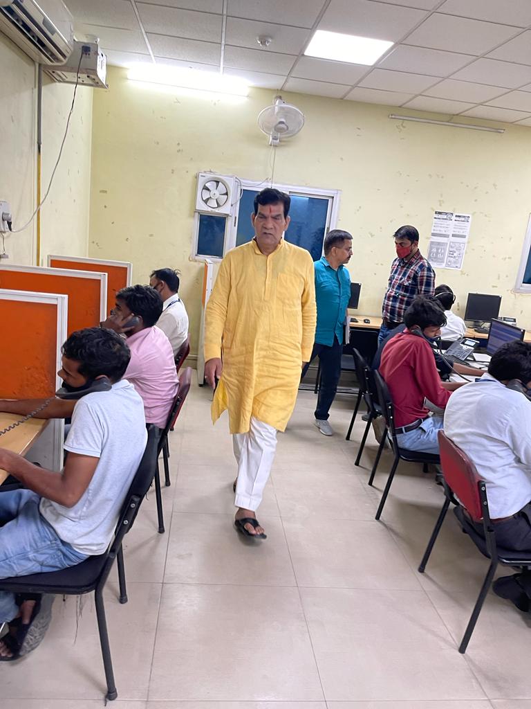 aksharmaBharat's tweet photo. विद्युत उपभोक्ताओं की शिकायतों के निस्तारण के लिए वर्तमान व्यवस्था की समीक्षा एवं औचक निरीक्षण किया।

#HumaraUP @RSSorg @BJP4India @BJP4UP @narendramodi @JPNadda @AmitShah @myogiadityanath @sunilbansalbjp @dpradhanbjp @isomendratomar @MinOfPower @UPGovt @UPPCLLKO https://t.co/6z26AUZkGm
