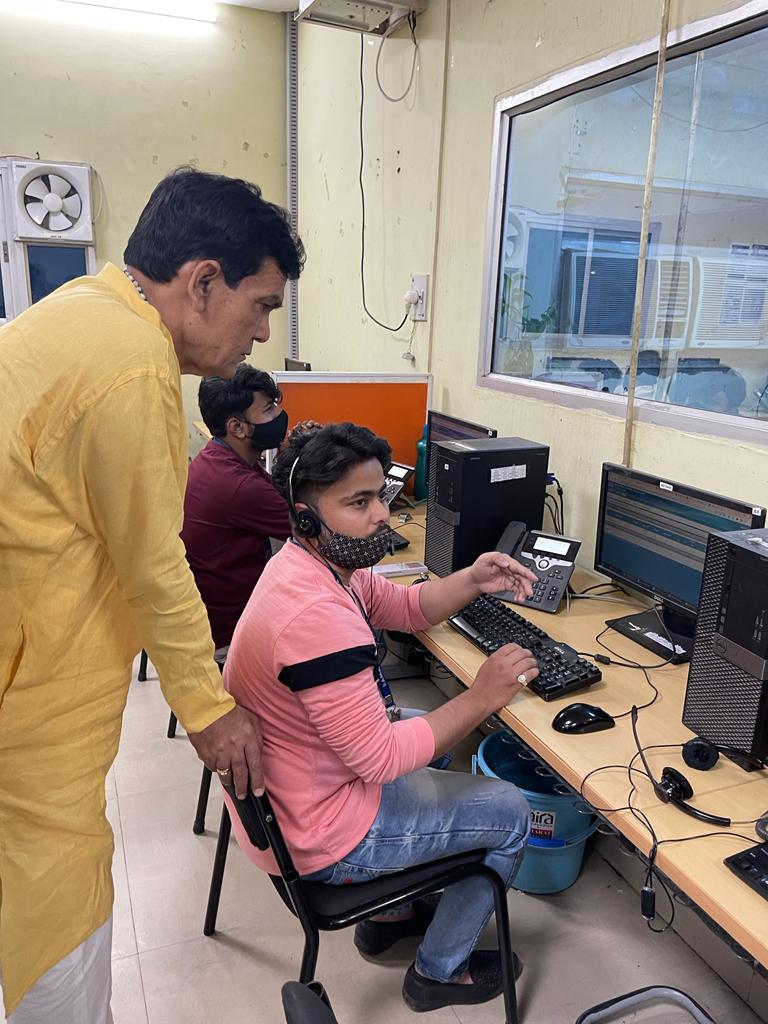 aksharmaBharat's tweet photo. विद्युत उपभोक्ताओं की शिकायतों के निस्तारण के लिए वर्तमान व्यवस्था की समीक्षा एवं औचक निरीक्षण किया।

#HumaraUP @RSSorg @BJP4India @BJP4UP @narendramodi @JPNadda @AmitShah @myogiadityanath @sunilbansalbjp @dpradhanbjp @isomendratomar @MinOfPower @UPGovt @UPPCLLKO https://t.co/6z26AUZkGm