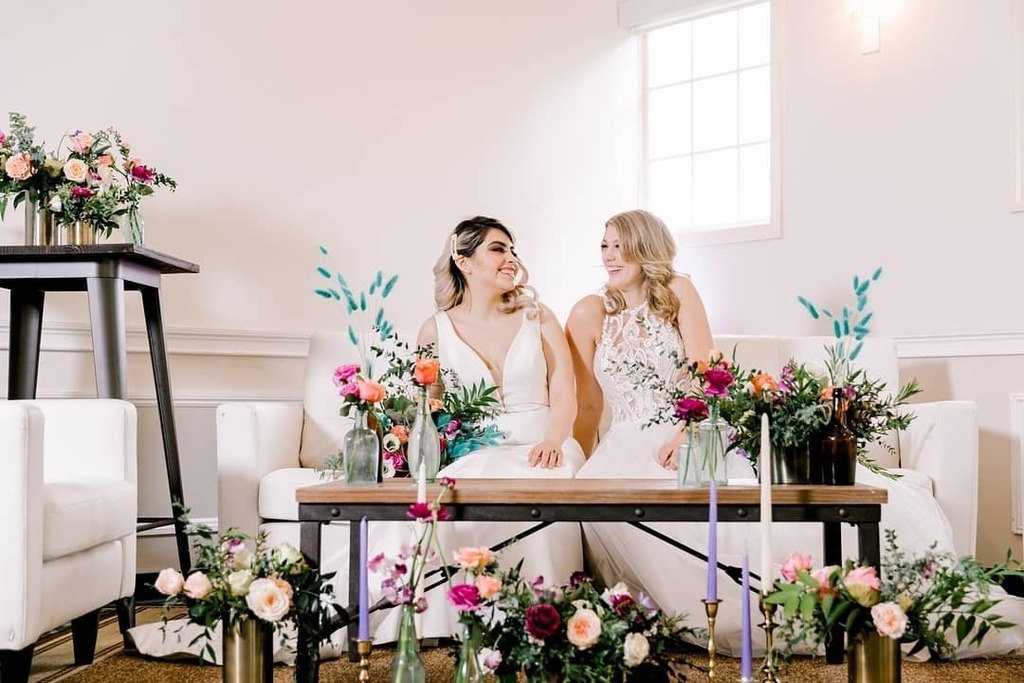 luxuryxweddings's tweet photo. Vibrant florals are the perfect way to brighten your wedding day!π
β
βπΈ: @livenationspecialevents
β
β#bride #bridedress #floraldecor #todaysluxuryweddings #floraldecoration #bridetobride #luxuryweddings #bridehairstyle #bridehair #brideoftheday #brideideas #brideinspiration β¦ https://t.co/bVkmTqEh8w
