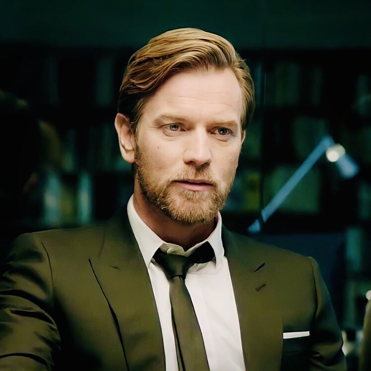 VirusAC's tweet photo. Happy Birthday to the most beautiful man Ewan McGregor, It’s great to have you back and can’t wait to see Obi-Wan on screen again !! https://t.co/mZfP0ob3LL