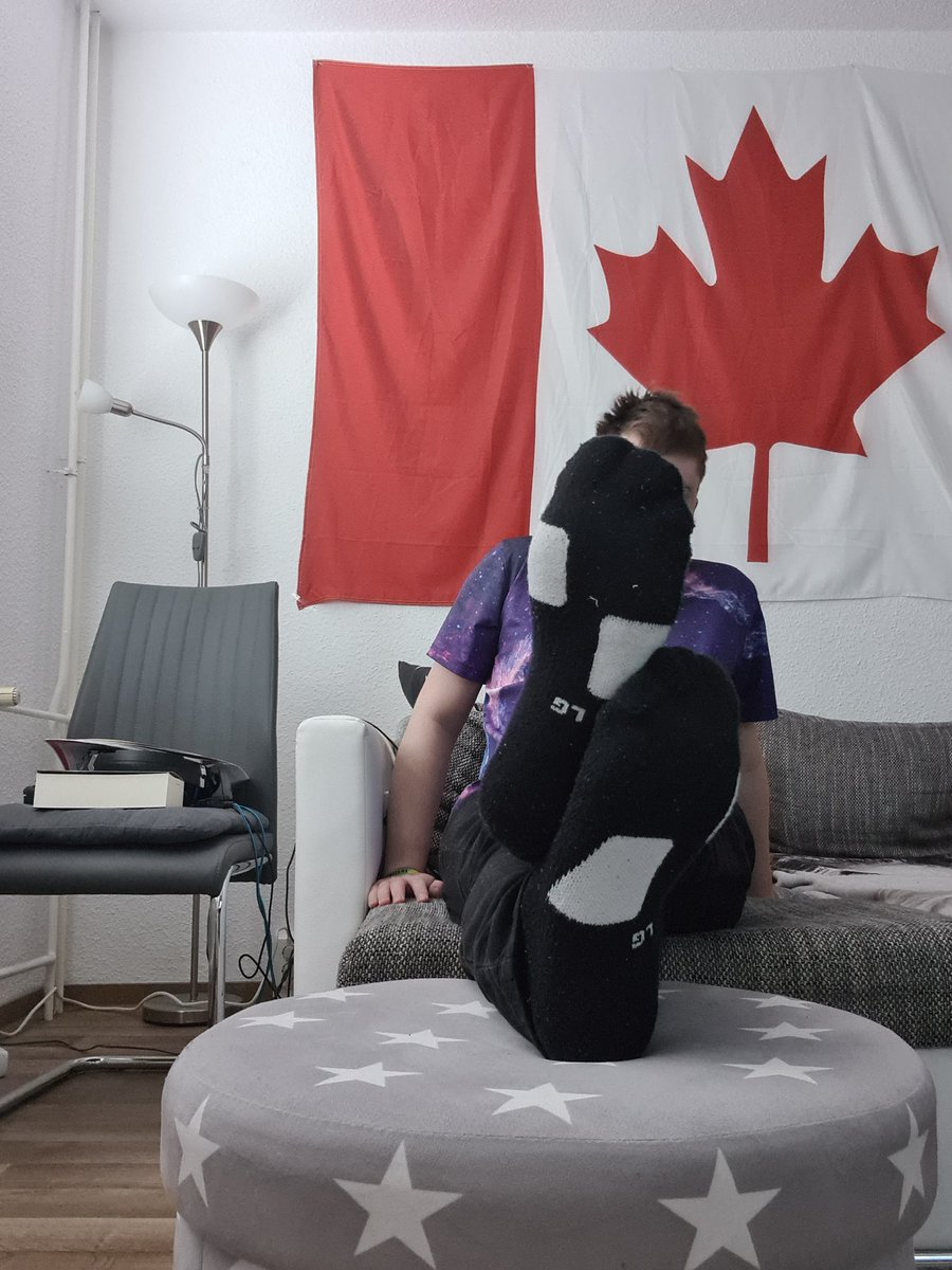 SocksInfinite's tweet photo. In know what you want.;) so get down an sniff my sweaty socks! 
#cashmaster #teensocks #boyssocks #gaysocks #twink #twinksocks #twinkmaster #cashmaster #socks https://t.co/TQodIJnemX