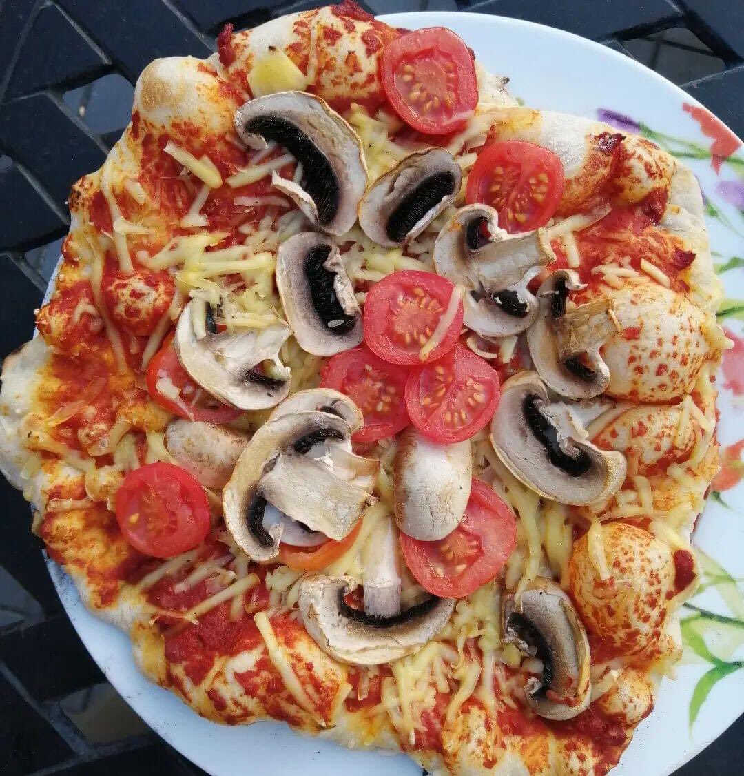 soyoi8's tweet photo. ⬆️ Remove from bowl and knead for a couple of minutes before separating into two lumps. 
Roll each lump out into whatever shape you fancy onto baking paper then voila add your toppings! 
⬇️ https://t.co/4CrwoyZ2Q6