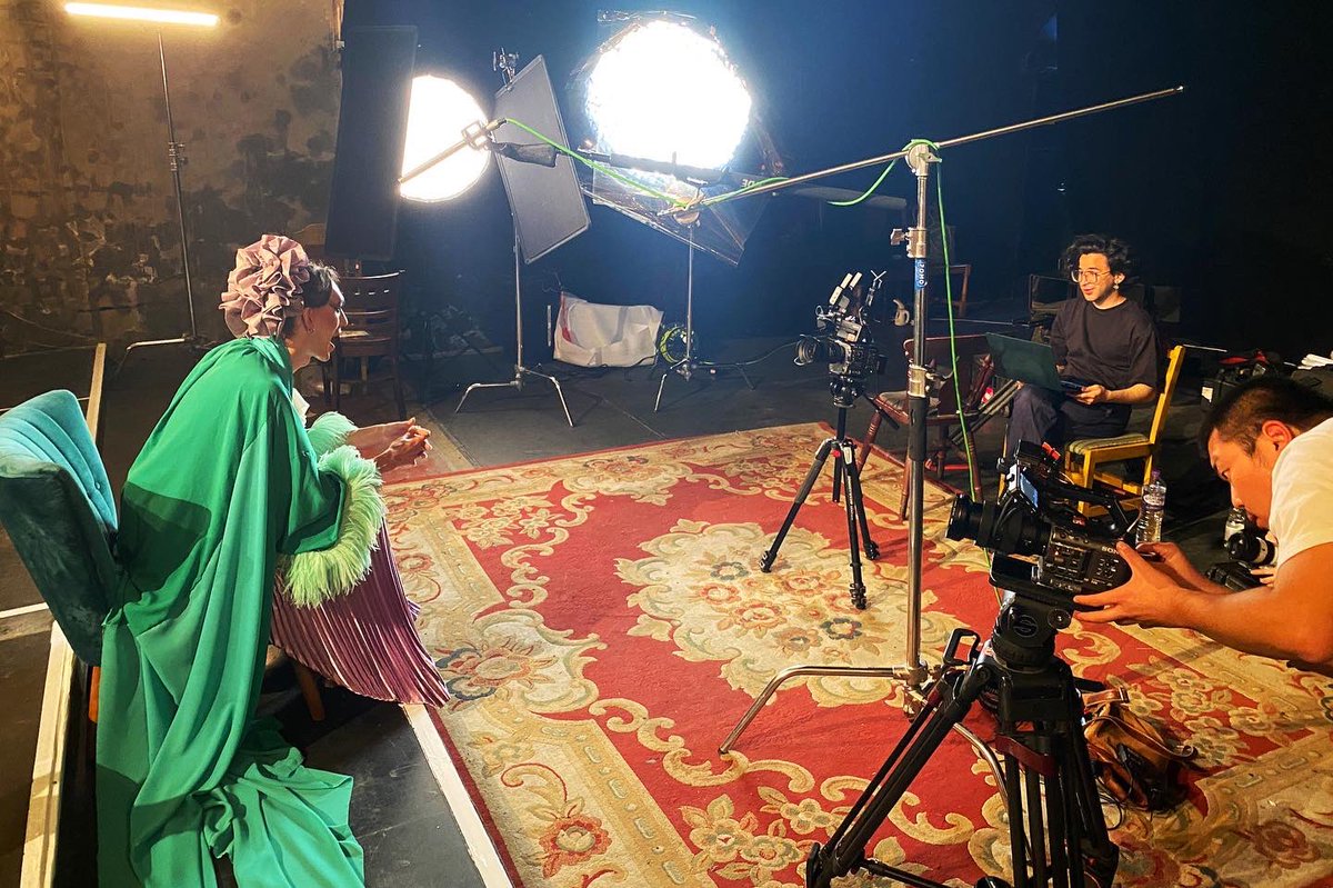 creating the kind of trans visibility baby shiva needed and continues to need. joyful, loving, and euphoric. such an honour + privilege to be able to tell these stories of trans liberation with actual trans people i admire and look up to ✨

#director #TransDayOfVisibility #love