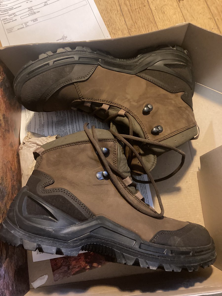 over2393's tweet photo. . #prodam #boty Parabos Vagabund Ankle loamy brown; zaruka od 24.02.22; byl jsem v nich jednou; ac mam normalne vel 42, jsou mi o cislo mensi, a jsou to tvrde celokozene pohorky s gumovou spici, bez upinani na macky, Vibram, Zadna membrana. Jak nove. Dam je za 2000+ postovne. https://t.co/CI97t2j2BK