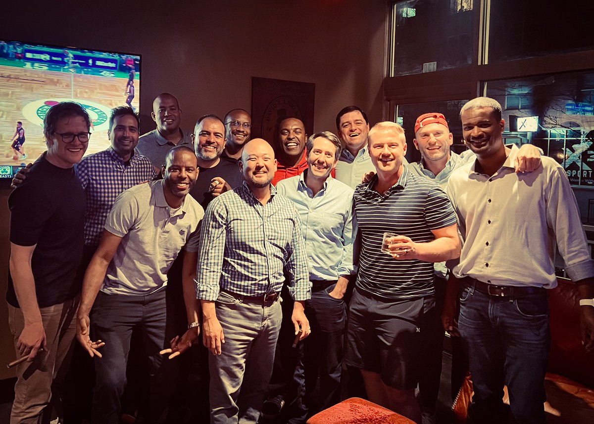 JustinGTanner's tweet photo. With the fellas celebrating our 10 year anniversary! @LeadershipATL @LEAD_Atlanta #LEAD #LeadAtlanta #BestClassEver https://t.co/OTB33mPtgx