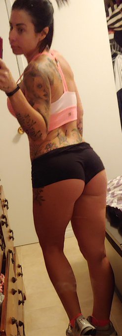 Thigh gap thursday! Do you like ? 😛 RT and don't forget to follow my other account @Calliewilcox88 ❤️💋