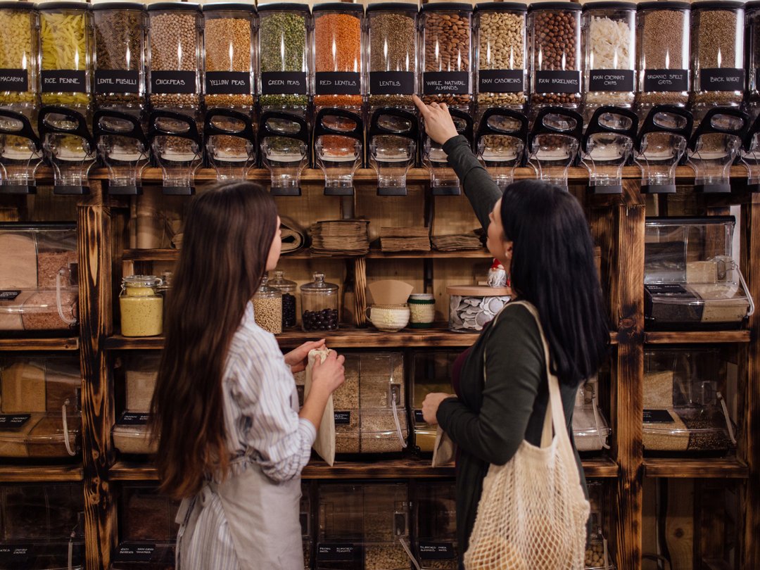 PackagingEurope's tweet photo. Recent reports have suggested that consumers may be turning their backs on refillable packaging. What could explain this trend? According to Robert Lilienfeld, the packaging industry should keep one mantra in mind: convenience is king

Full story: https://t.co/7atbOCV0Zi https://t.co/oF122AxdPi