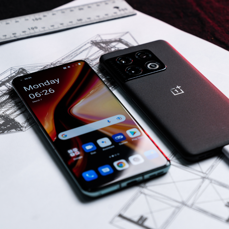 OnePlus_BEFR's tweet photo. Le OnePlus 10 Pro est officiellement arrivé !🚀
C'est quoi l'histoire? Eh bien, facile, le OnePlus 10 Pro est le résultat d'années de raffinement et de commentaires de votre part, notre communauté.