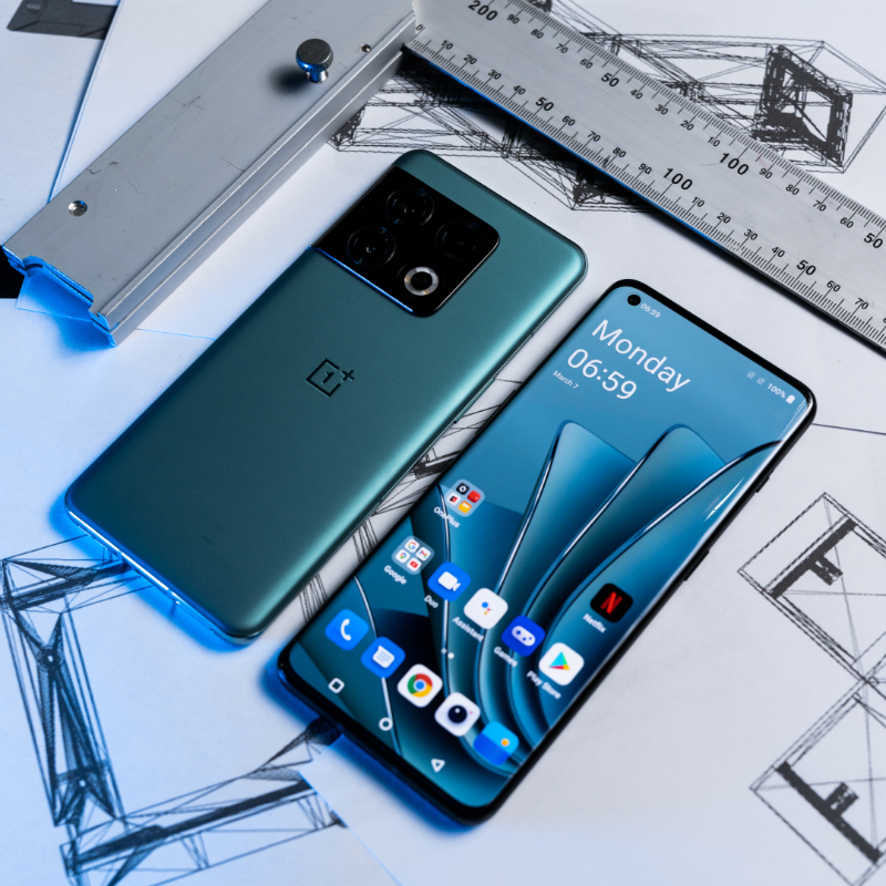 OnePlus_BEFR's tweet photo. Le OnePlus 10 Pro est officiellement arrivé !🚀
C'est quoi l'histoire? Eh bien, facile, le OnePlus 10 Pro est le résultat d'années de raffinement et de commentaires de votre part, notre communauté.