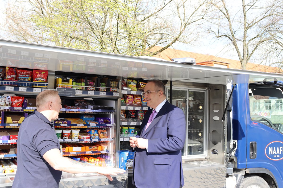 cabinetofficeuk's tweet photo. .@NAAFI1920 has been granted permission to use the title 'Royal' by The Queen, on the advice of Her Majesty’s Government.

To commemorate this, @Michael_Ellis1 visited NAAFI HQ to meet with staff and local veterans to see how NAAFI continues to support our armed forces community. https://t.co/geQsyat4UI