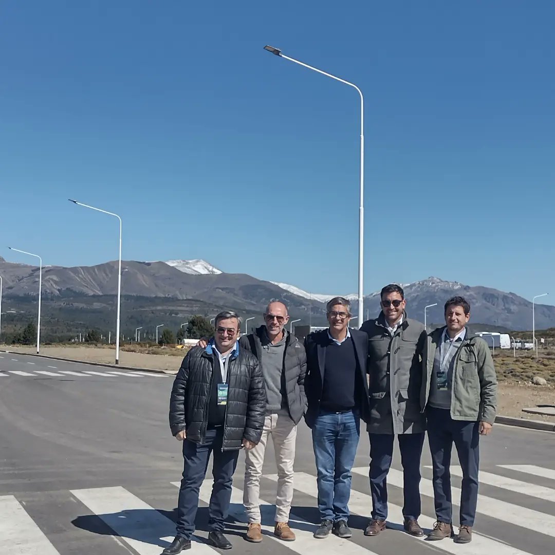 CarlosValeri_'s tweet photo. Aquí solo una pequeña parte del equipo del @MOSPRN  que cumplió con el compromiso de ejecutar toda la infraestructura del #PITBA en un solo lugar y al mismo tiempo.

Hacer una pequeña ciudad con todos los servicios listos para que las empresas se instalen!
Felicitaciones! https://t.co/HLPi0MF1sM