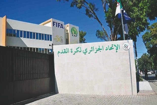 ALGERIEdzlive's tweet photo. La FAF introduit un recours à l'encontre de l'arbitre du match https://t.co/g2be8sxHA1 https://t.co/chfhqZw1lG