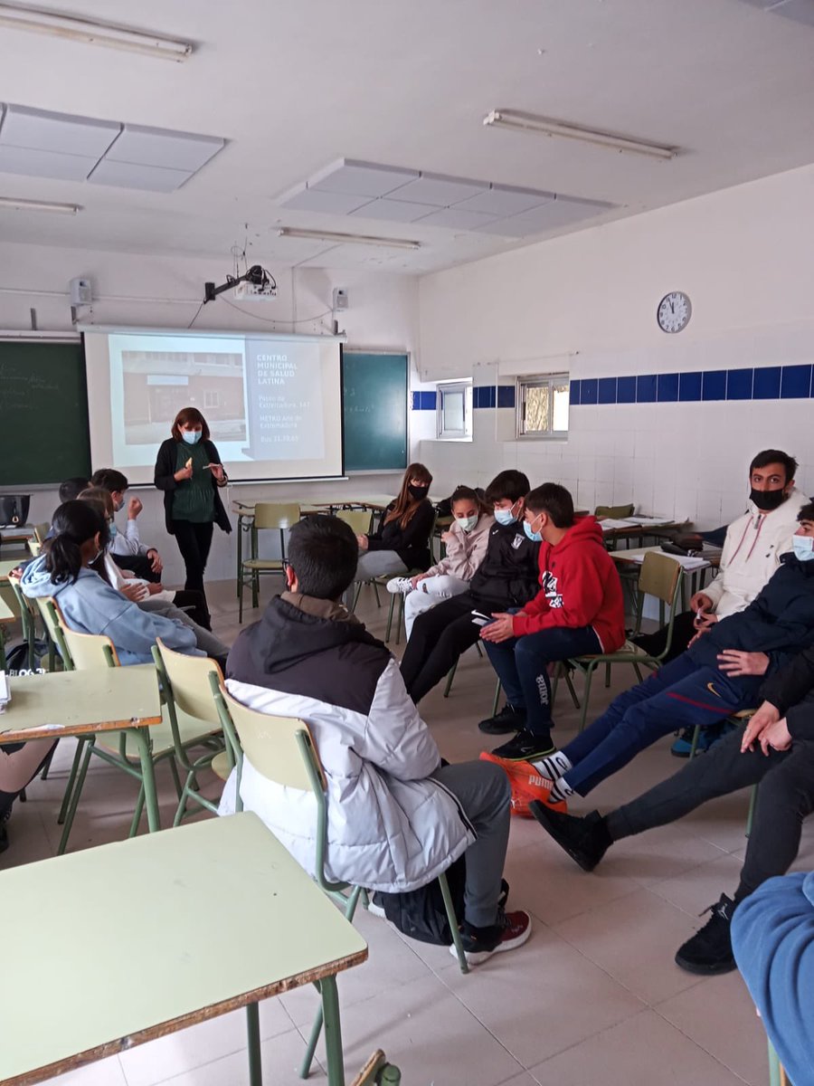 IesMMolina's tweet photo. Charlas sobre relaciones de pareja y sexualidad para alumnos de #3esoB https://t.co/5FVcGJP8KH