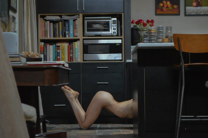 Playing in the kitchen, the way an art model would. With @the18thltrphoto https://t.co/BwFQ209b7n<a href="/tag/blessed"class="tags"><span>#blessed</span></a><a href="/tag/artmodel"class="tags"><span>#artmodel</span></a><a href="/tag/thelife"class="tags"><span>#thelife</span></a>