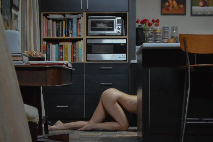 Playing in the kitchen, the way an art model would. With @the18thltrphoto https://t.co/BwFQ209b7n<a href="/tag/blessed"class="tags"><span>#blessed</span></a><a href="/tag/artmodel"class="tags"><span>#artmodel</span></a><a href="/tag/thelife"class="tags"><span>#thelife</span></a>