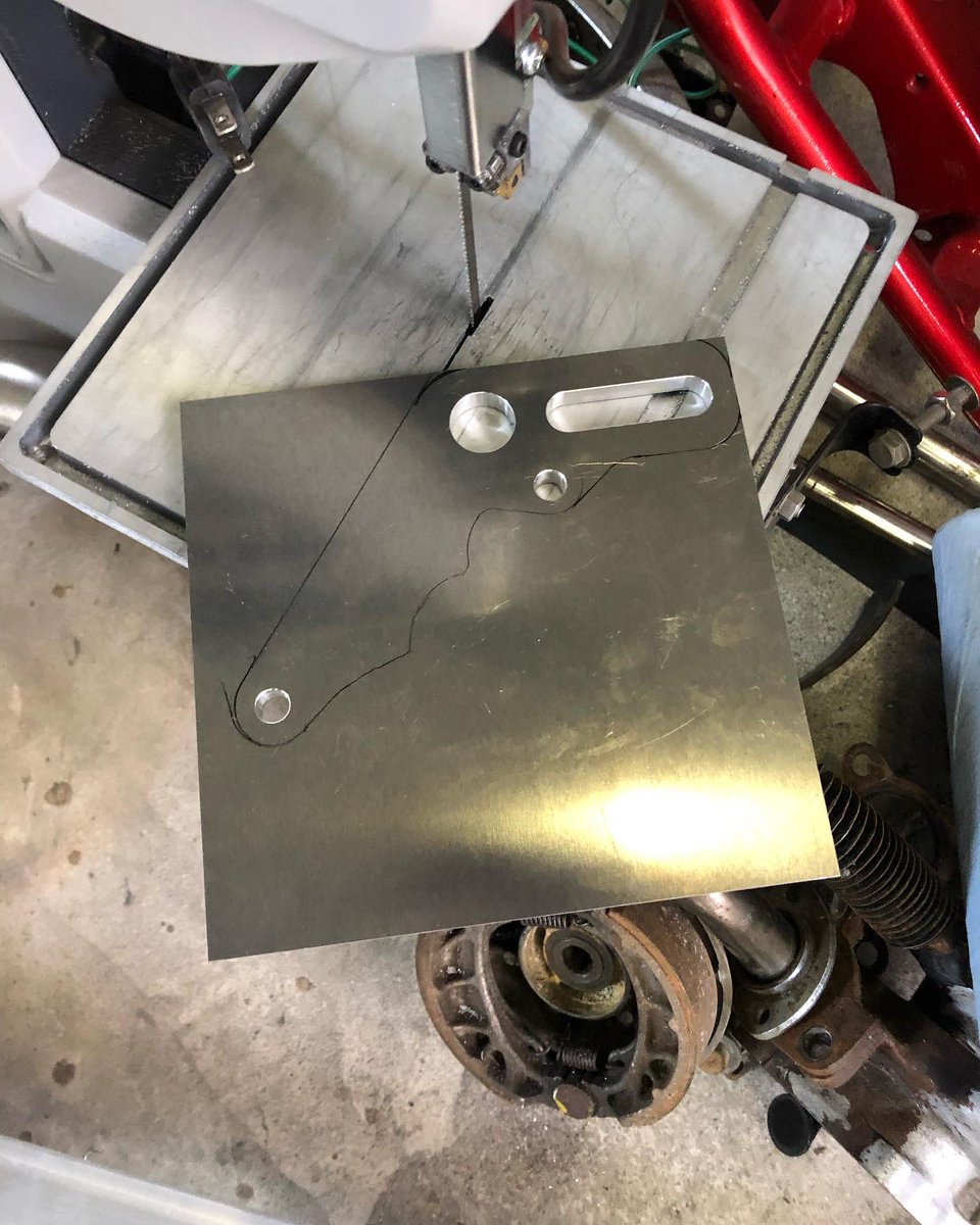 8eight57117755's tweet photo. ゴリラもう少しで完成!!
ブレーキ予算状グレードdownしちゃったけど、サポート作り直してクオリティupのはず!!
キャブもセルが邪魔だから向き変えよーっと!!
#4mini
#ゴリラ
#モンキー
#400f
#ディスク
#アルミ
#加工 https://t.co/2eVqZkUOJZ