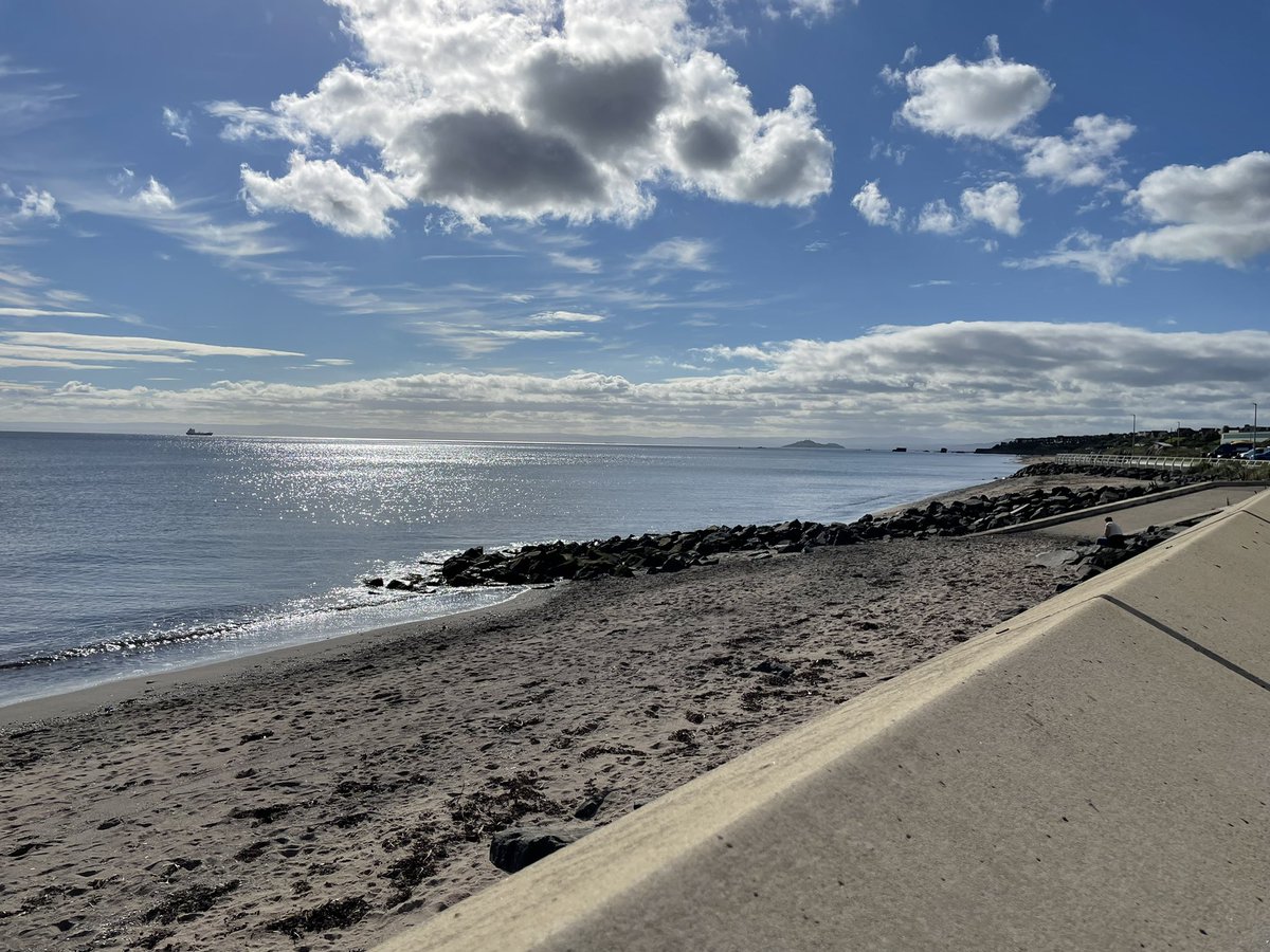 Tweedle_Dees's tweet photo. @strategywoman I’m from Kirkcaldy, Fife, Scotland. Just been on a walk. Love it here as there is both beach and parkland and just a 30 min train ride from Edinburgh. https://t.co/XZhsGXKqDc