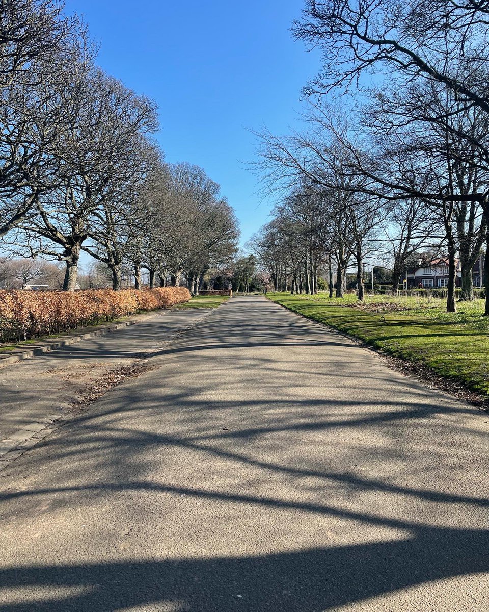 Tweedle_Dees's tweet photo. @strategywoman I’m from Kirkcaldy, Fife, Scotland. Just been on a walk. Love it here as there is both beach and parkland and just a 30 min train ride from Edinburgh. https://t.co/XZhsGXKqDc