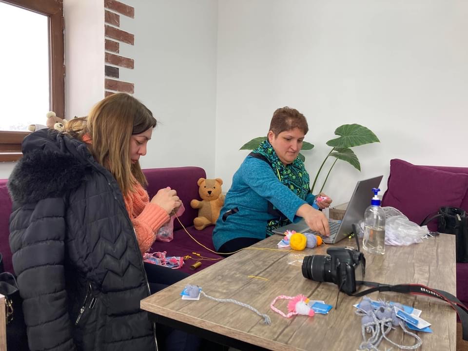 HDIFarmenia's tweet photo. Some captured moments from our trip to #Berd. 

These women are our talented #artisans who create your most favorite Finger Puppets, Hairbands, Bracelets, and a lot more unique products. Every day we see how they grow and learn from each other, and that's what motivates us! #HDIF https://t.co/l1vRAiIcSR