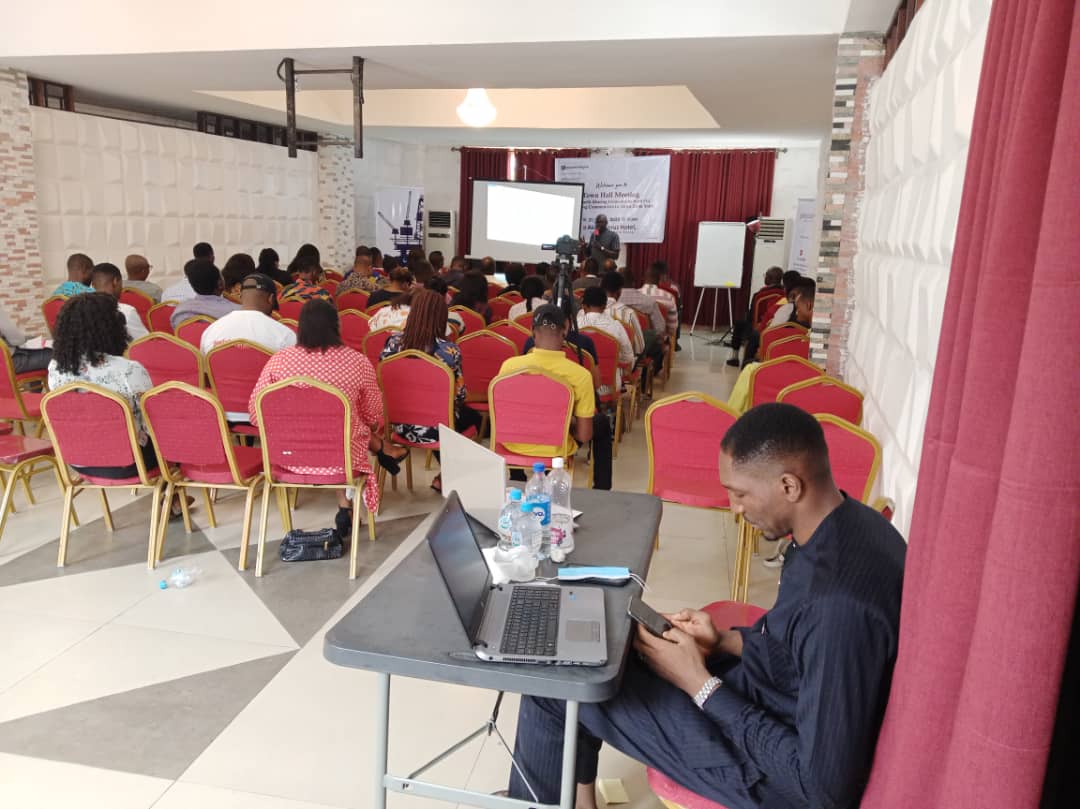 TOTFFunNGO's tweet photo. We're present at the ongoing @AccountLab | @PolicyAlert | @luminategroup | @FordFoundation Town Hall Meeting on Benefit Sharing Frameworks with Oil Producing Communities in Akwa Ibom State.
#WetinWeGain2
#AKS4OGP @aksgovt
#OGPThursday
#AskQuestions
#OpenUp https://t.co/PfYIVLRrOI