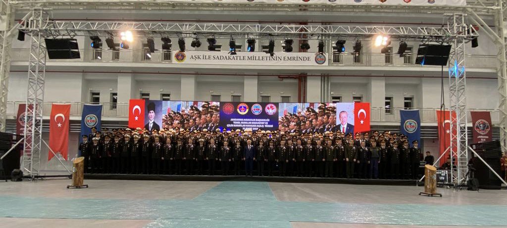 Dünyanın en operasyonel Jandarması’nın gücüne güç katmaya devam ediyoruz. Jandarma Genel Komutanlığı Havacılık Başkanlığı “Çelik Kanatlar Hangar” açılışını gerçekleştirdik ve temel eğitimlerini başarıyla tamamlayan toplam 12 pilot ve 145 teknisyeni hizmet kervanına dahil ettik.