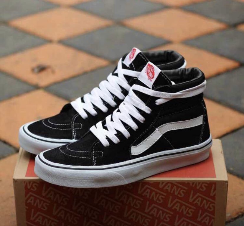 Babylon_khairro's tweet photo. “I’m a shoes seller” and it can pay off if you gimme some RETWEET so that everyone knows🥺

KJK got’em ALL🥵 https://t.co/SPzNZwqzL6