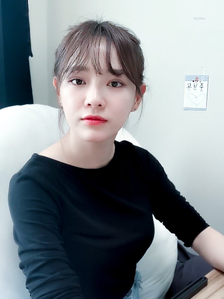 keybee828__'s tweet photo. 220327✨

#김세정 #KIMSEJEONG #SEJEONG #vlive https://t.co/Dq9KC0R0qT