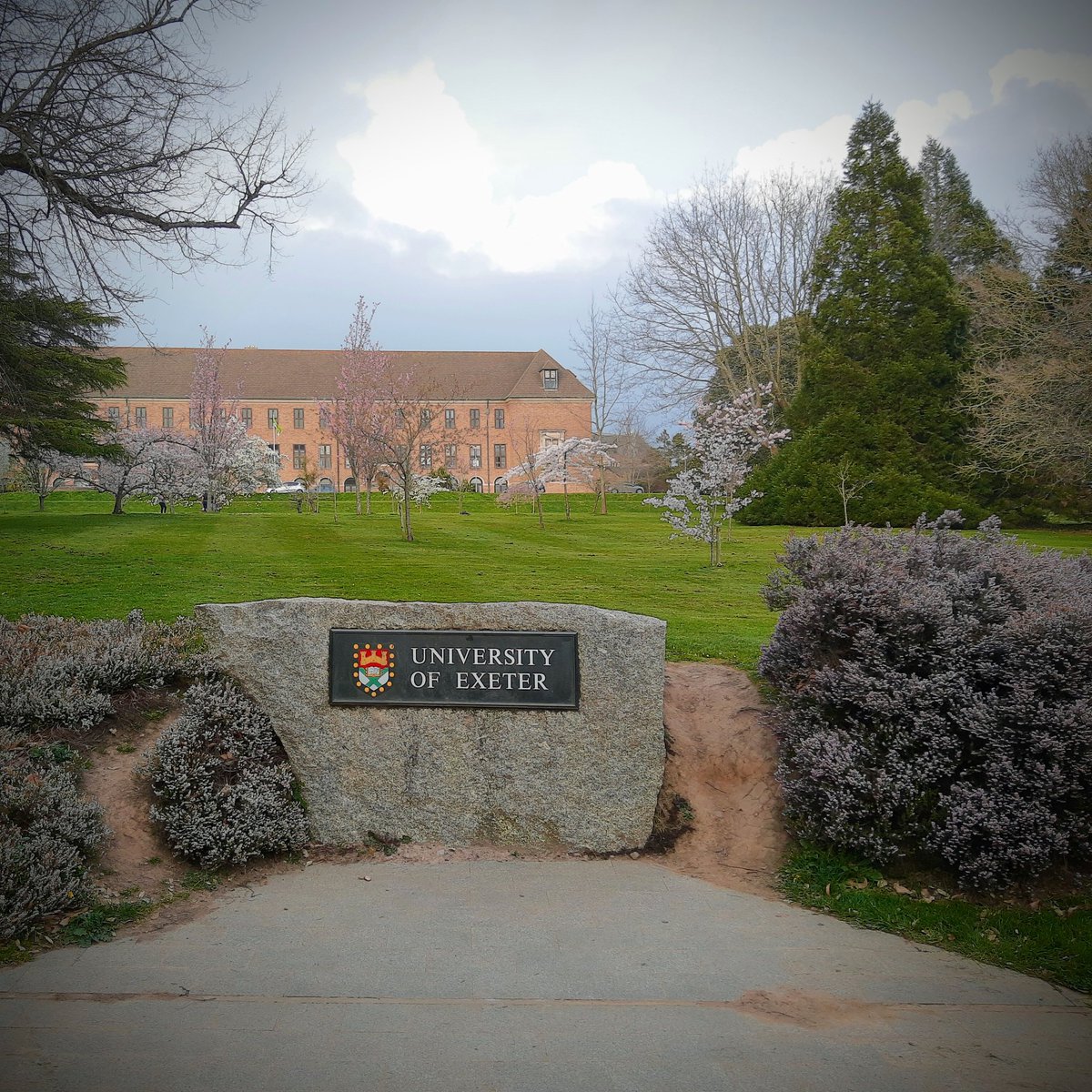 Saying goodbye to <a href="/CrabExeter/">CRAB</a>, my home for the last six months. It was a true pleasure being around, meeting wonderful people, and doing research there. <a href="/DarrenPCroft/">Darren Croft</a> thanks for having me! Hope to be back soon.