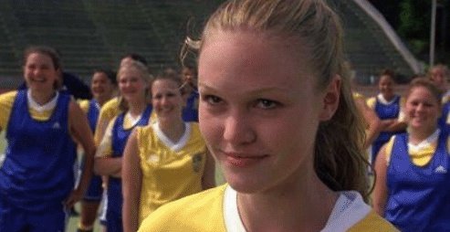 levmauc's tweet photo. Se cumplen 23 años del estreno en cines de 10 THINGS I HATE ABOUT YOU y seguimos sin superar este momento entre Heath Ledger y Julia Stiles. https://t.co/Nypo019oTs