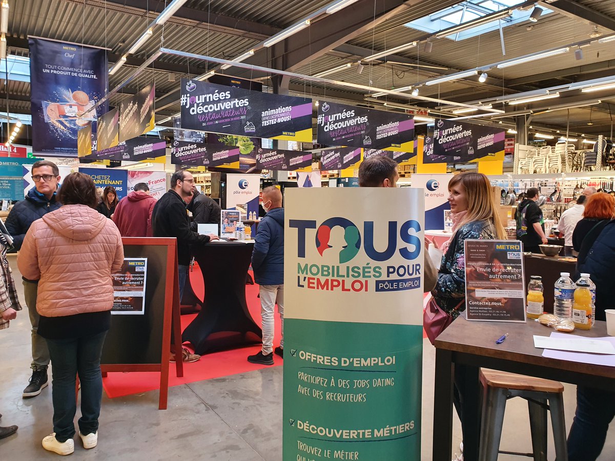 eric_descheyer's tweet photo. #AvecPôleEmploi #UMIH
Envie de recruter autrement?
En partenariat avec @METRO_FR Calais (merci pour leur accueil 👍), 42 Demandeurs d'emploi ont eu l'opportunité de démontrer leurs compétences en cuisine et en service en salle à 10 professionnels de la restauration. https://t.co/0zjd8nIBM7