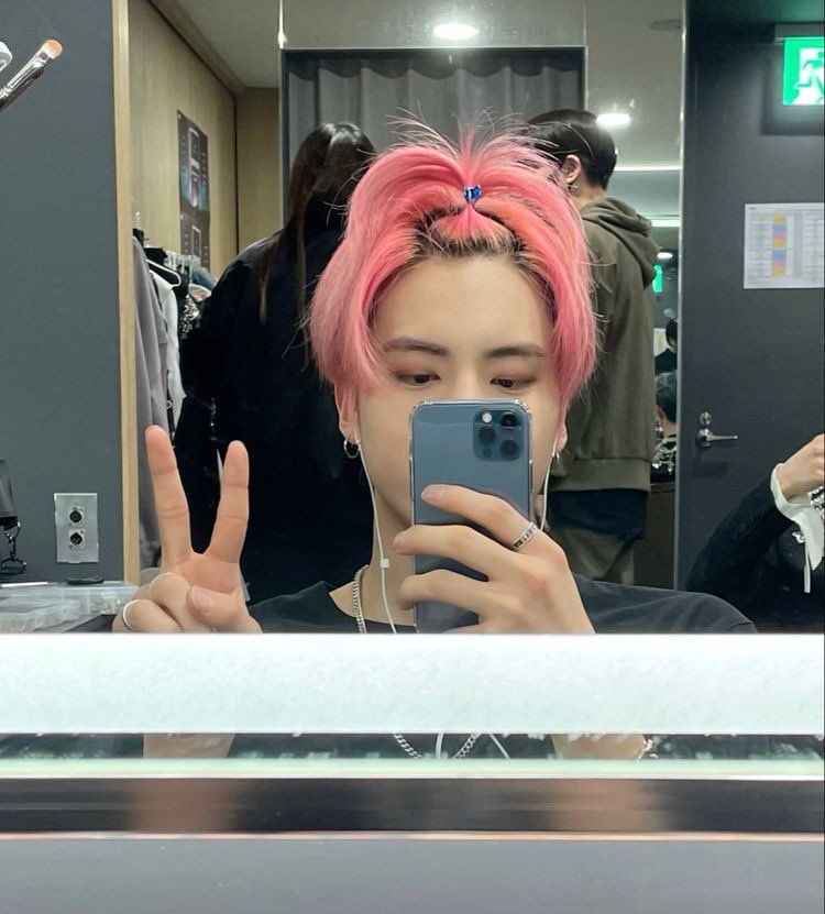 ph4ntomie's tweet photo. o skyler fazendo meu cabelo e no final eu termino assim https://t.co/KHCxTTw2b4