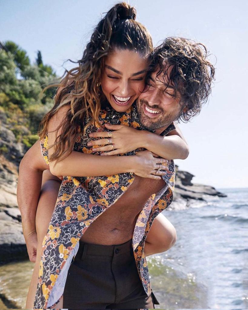 I'm so happy seeing them in magazine photoshoots and I can't wait to get the hd pics 😍
But having the news of being in magazines at the same day reminded me of this Superior photoshoot of my AycAlp🥲
Waiting for this to happen again🤞

#AyçAlp #AyçaAyşinTuran #AlpNavruz