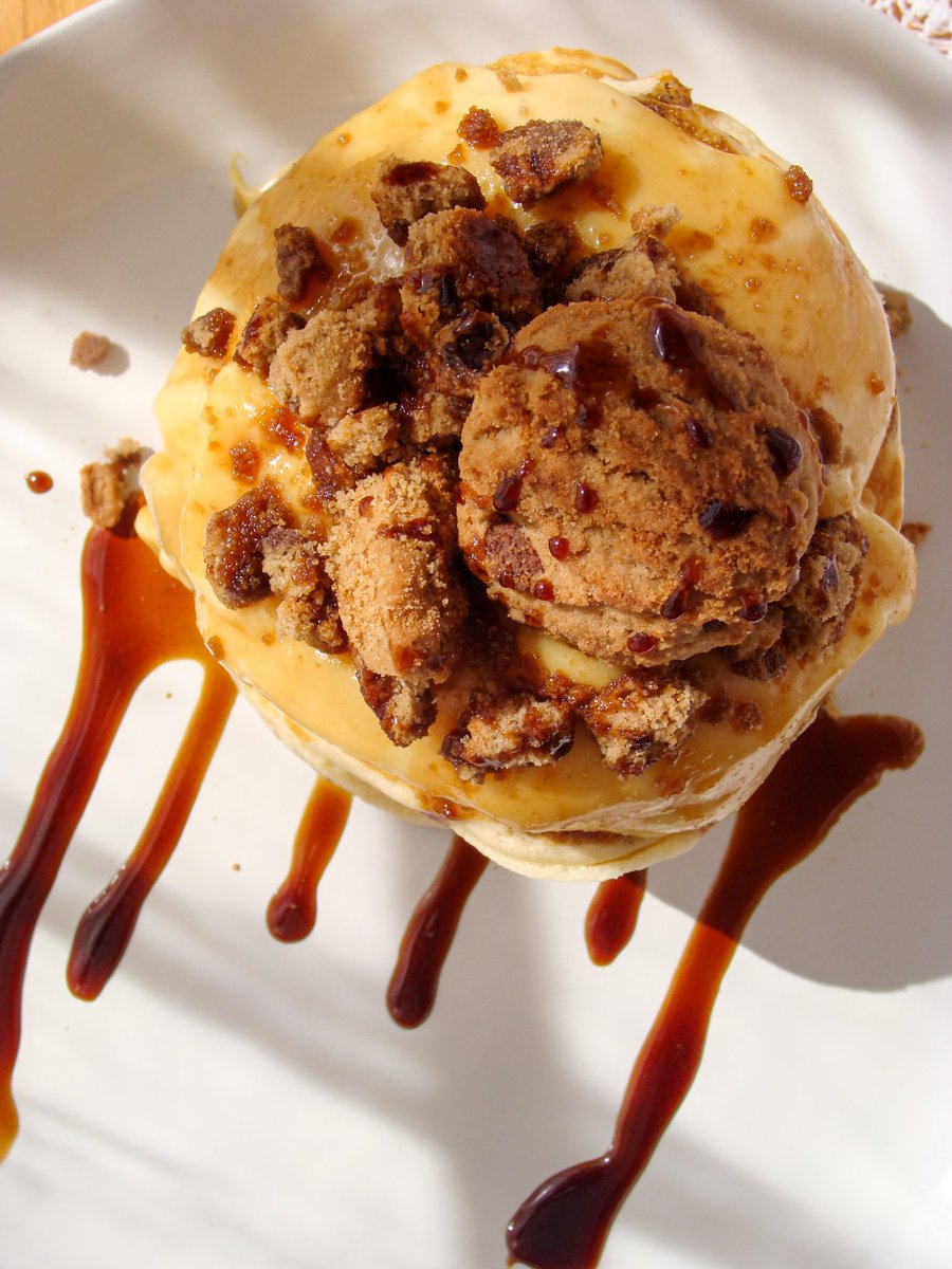 diva_ala's tweet photo. Nakhu Okusa Shukela. 🥞

Choc-chip pancakes stack.
#TheDivathatcooks https://t.co/zJjaFxlkN2