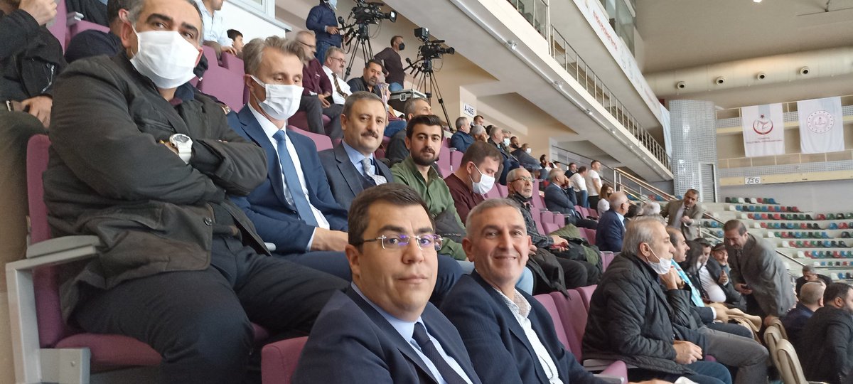 serdardurer's tweet photo. Başkent Voleybol salonunu @GKYDER inletiyor. Bu sevinci bize yaşattığın için teşekkürler TÜRŞAD. 

@kenandursun06
@avkadirkstekci
@MuammerCmlgl06
@TekbenIbrahim
@avburaktasdemir
@tasar_cemal

#türşad 
#şampiyontürşad 
#türşadefelerliginde https://t.co/8K1kMCO0A9