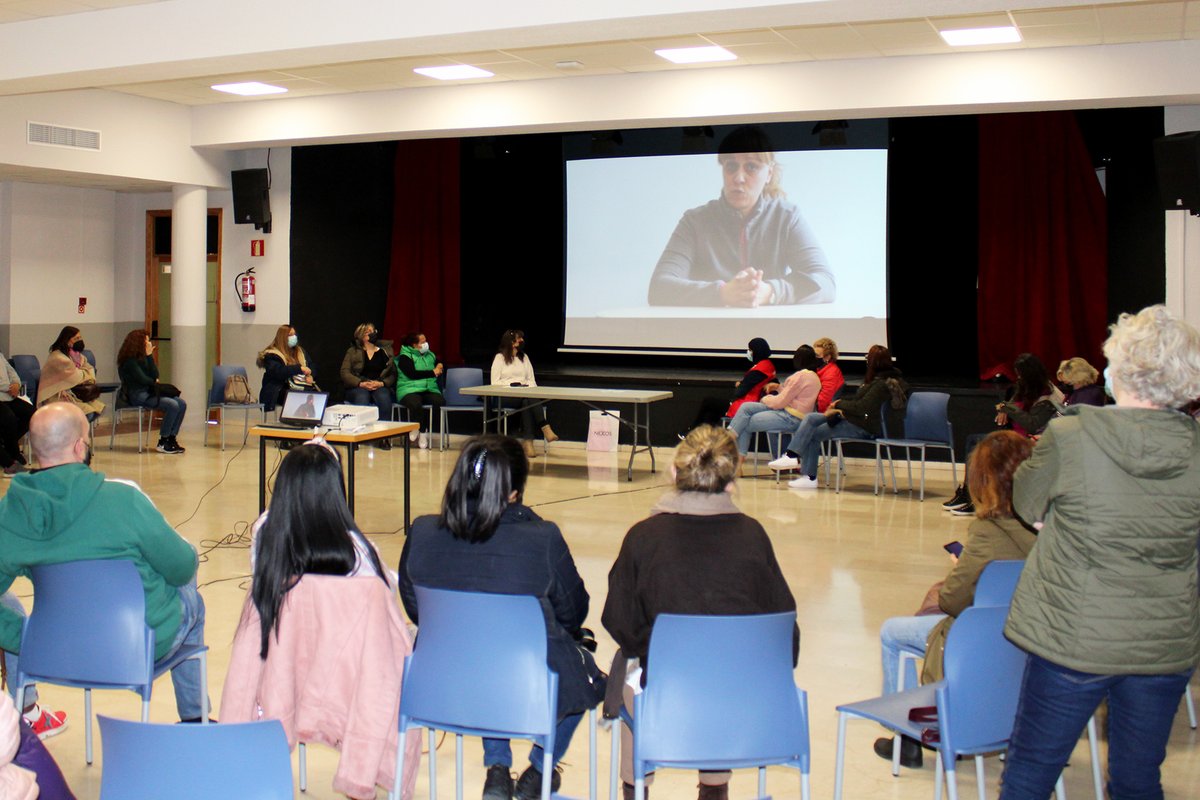 alefgetafe's tweet photo. Hoy nos trasladamos toda la jornada a La Alhóndiga  para acercar a sus vecinos nuestra oferta formativa y de empleo y escuchar directamente sus sugerencias en el II Punto de encuentro sociolaboral que hemos organizado junto con @GisaGetafe, @aytogetafe y entidades sociales. https://t.co/KRr4nPL8b6