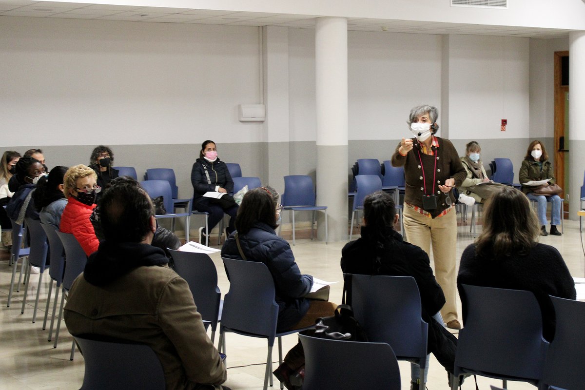 alefgetafe's tweet photo. Hoy nos trasladamos toda la jornada a La Alhóndiga  para acercar a sus vecinos nuestra oferta formativa y de empleo y escuchar directamente sus sugerencias en el II Punto de encuentro sociolaboral que hemos organizado junto con @GisaGetafe, @aytogetafe y entidades sociales. https://t.co/KRr4nPL8b6