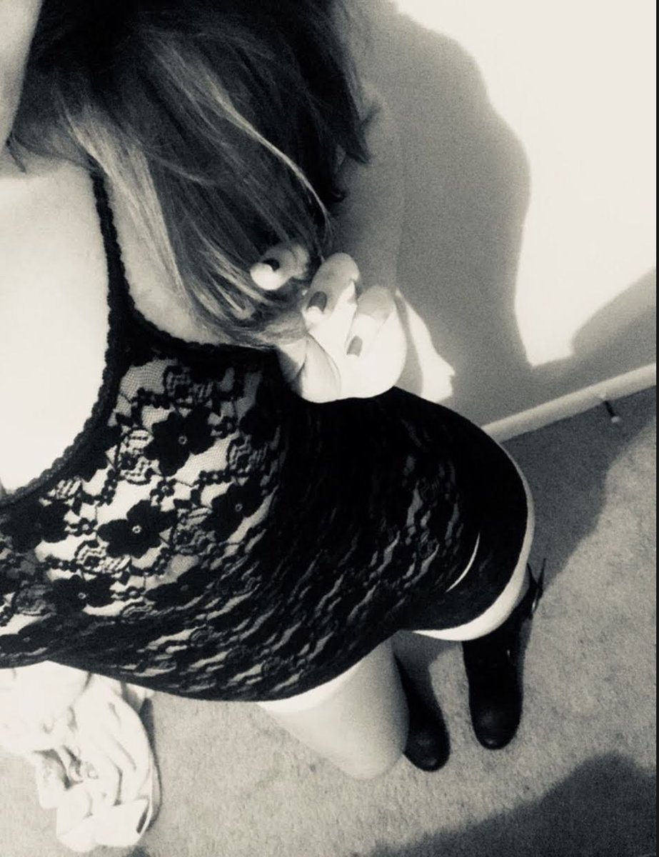 littlestarfire1's tweet photo. "Bite me" is never an intelligent response to a command. 
#littlestarfire #onlyfans https://t.co/YH1AA3eLRH