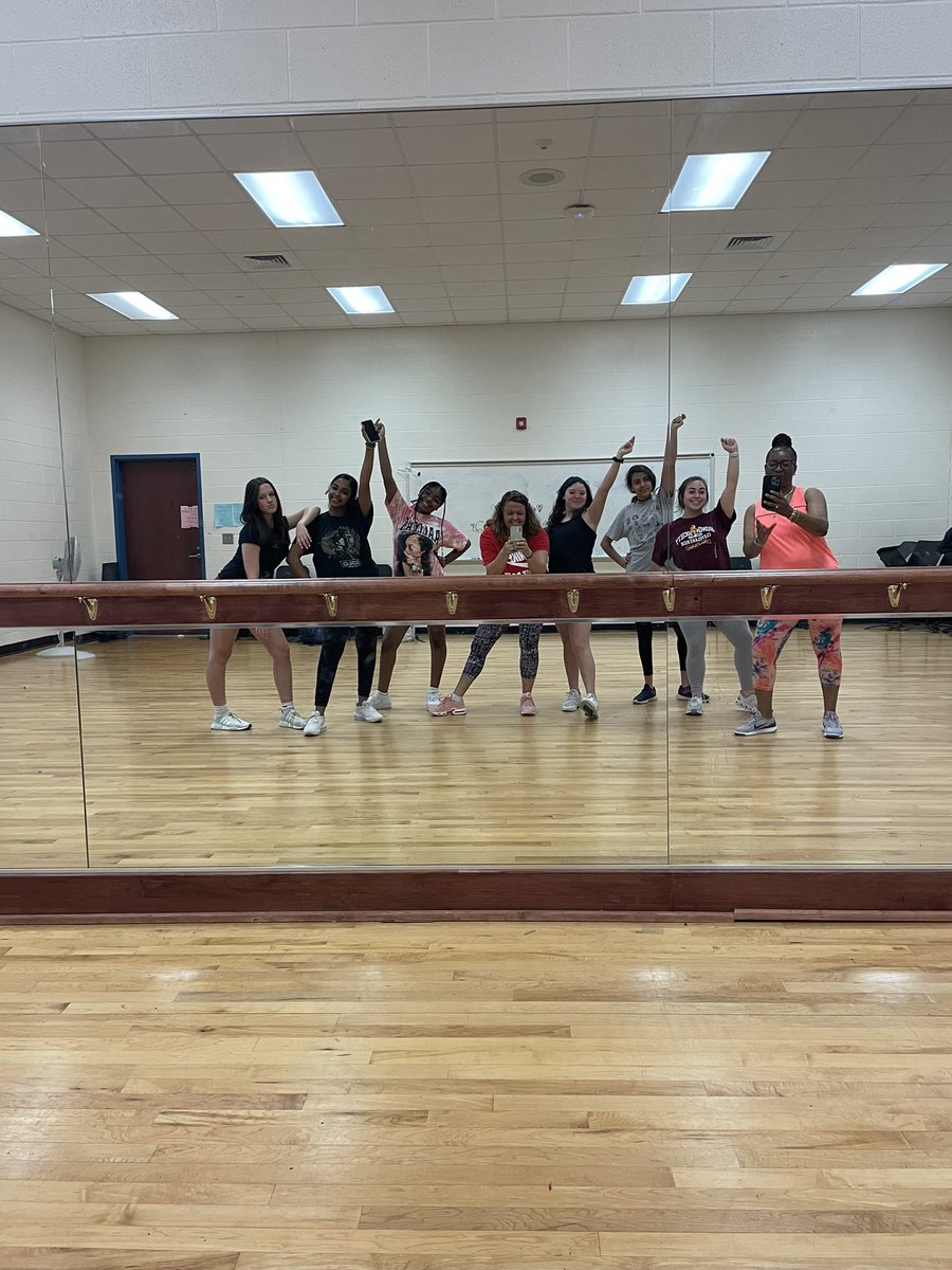 freakomom's tweet photo. Rams Zumba!! We had a blast on Cleveland Chooses Day! #ClevelandHighSchool #Ramfam #CvHS https://t.co/dEatyQOEWu