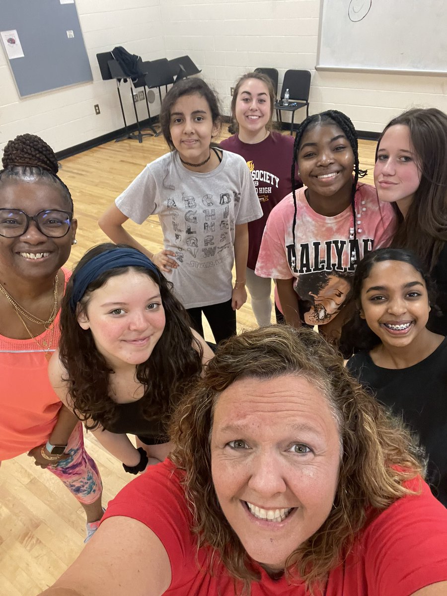 freakomom's tweet photo. Rams Zumba!! We had a blast on Cleveland Chooses Day! #ClevelandHighSchool #Ramfam #CvHS https://t.co/dEatyQOEWu