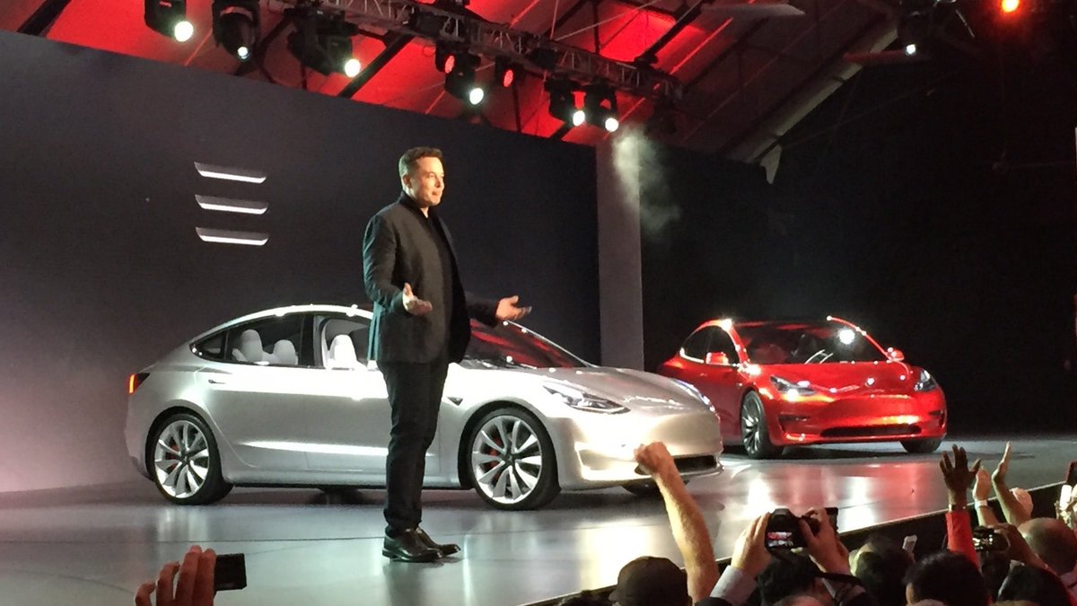 BLKMDL3's tweet photo. 6 years ago today, I waited 3 hours in line at Century City mall to reserve a car nobody had ever seen yet. I met Elon while standing in line which made it all worth it. Model 3 has changed the automobile industry forever. @elonmusk #Tesla #Model3 $TSLA https://t.co/D2ExrTfCWM