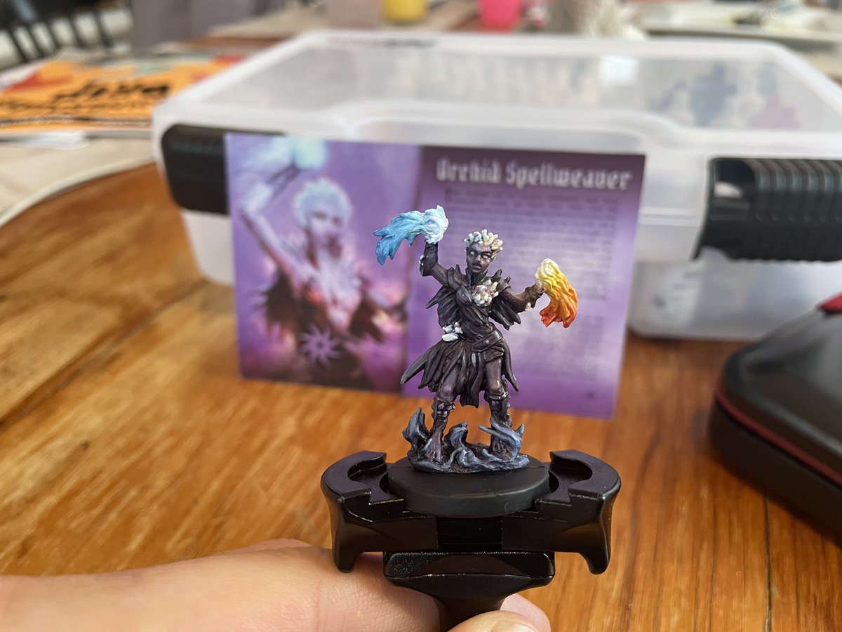 TrainingJames's tweet photo. @Sorastros Awesome will def sign up. Here is my spellweaver, I wish I had gone lighter with the skin layering (I’m always so nervous to go too light) to show the OSL more but I’m really happy with it! https://t.co/UdU9MUZE4d
