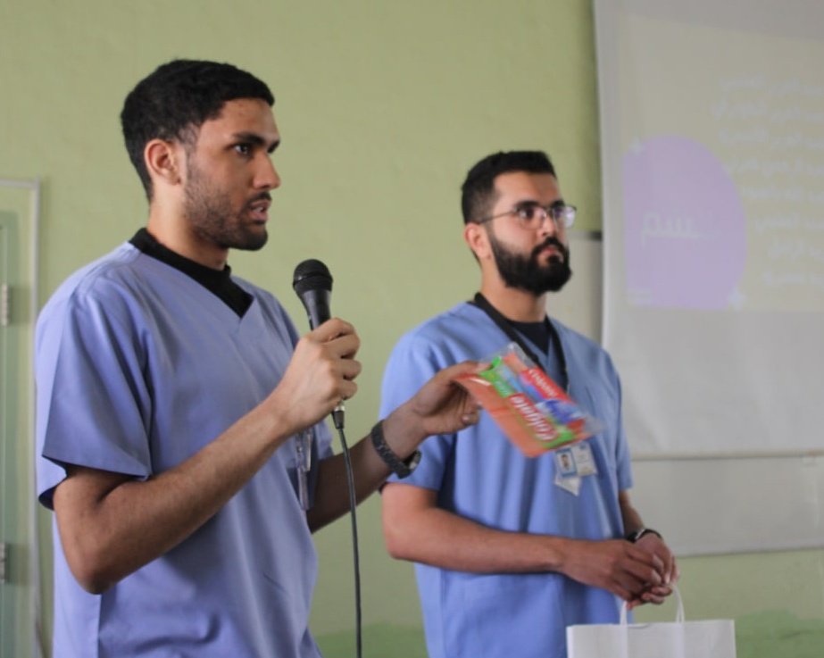 lSmile4us's tweet photo. أقيمت يوم الثلاثاء آخر زيارات حملة #تبسّم المدرسية في مدرسة تميم الداري المتوسطة. https://t.co/2Ml6pCiiGm