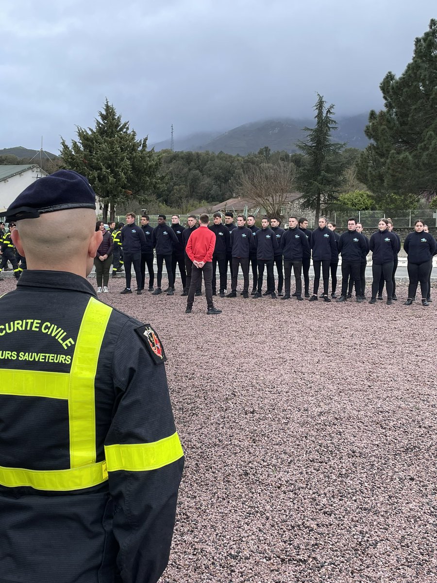 UIISC5CORTE's tweet image. Les Vulcain #SapeurSauveteurs du #ComForMisc sont très fiers d’accueillir nos jeunes lycéens de la classe « métiers de la sécurité »! La jeunesse est l’avenir 🇫🇷, les aînés sont impliqués.

@armeedeterre 
@SecCivileFrance 
@COM_COMTN 

facebook.com/LPPasteur