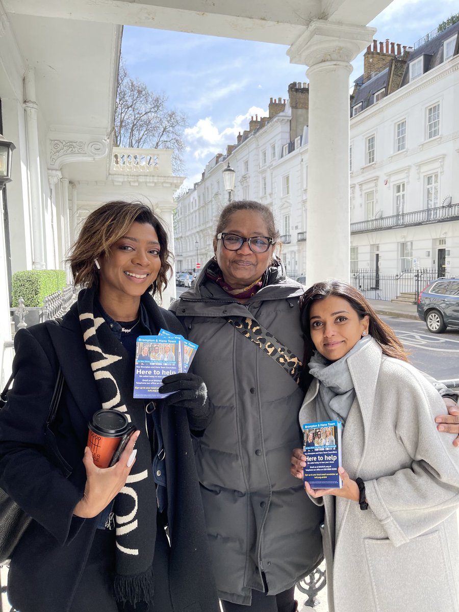 WalaaIdris's tweet photo. BHT braving the wind, the cold and in my case the pollen to talk to residents and cultivate some C10s #MyLondon #MyRBKC #Elections22 #VoteConservaties https://t.co/ZSRezrZVDX