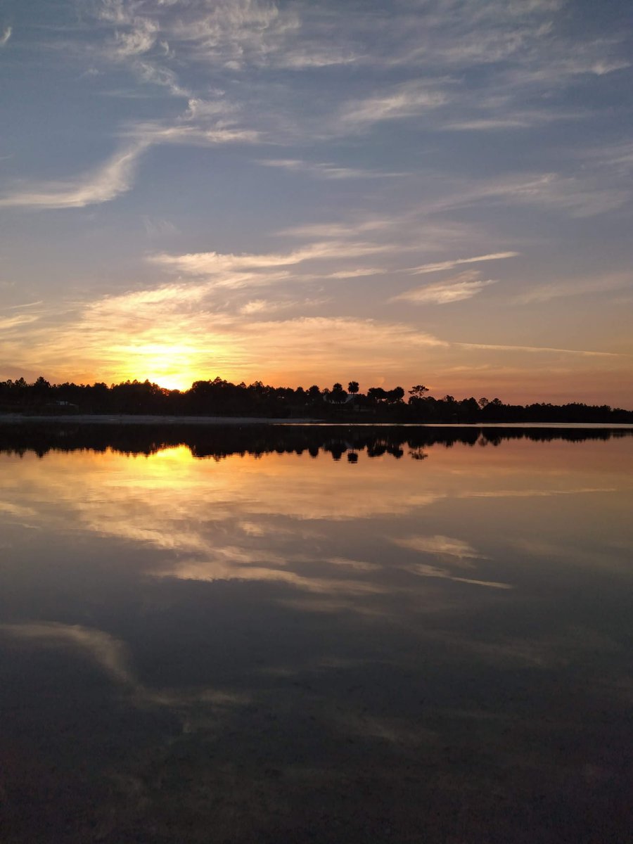 JCGS_1964's tweet photo. Amanecer o Atardecer? https://t.co/XKvPNdcjFd